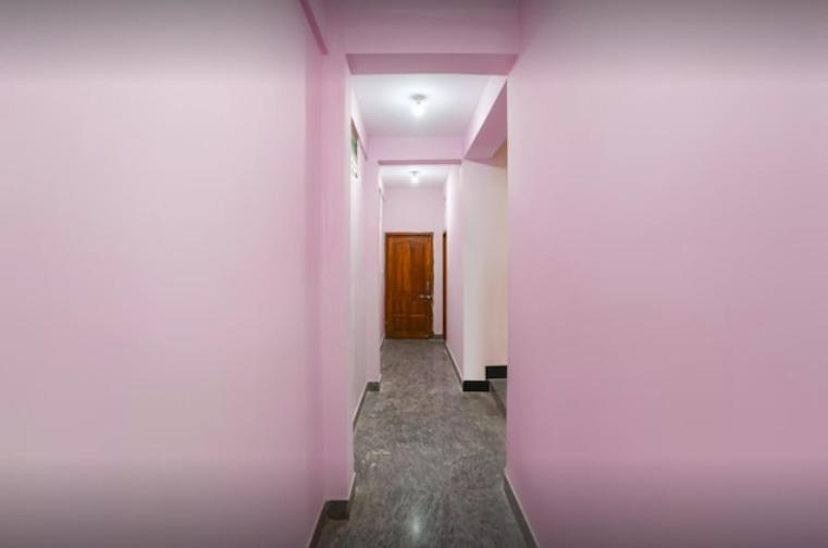 Hotel Alaka Puri Exterior photo