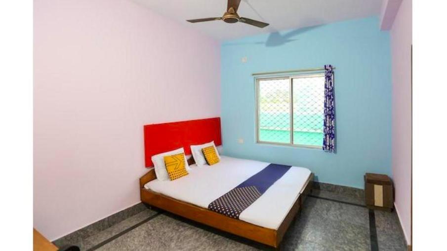 Hotel Alaka Puri Exterior photo